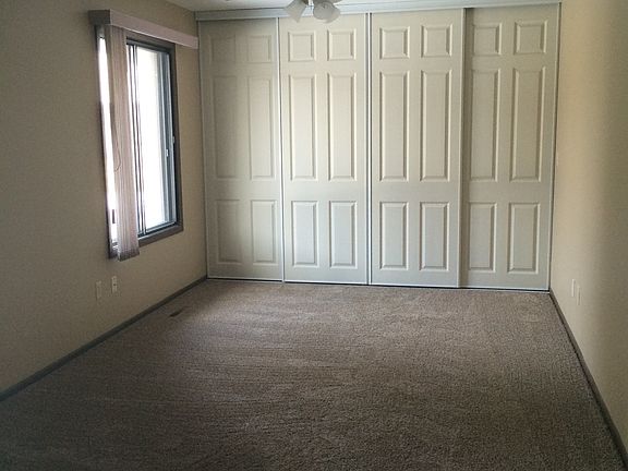 5th image of 974 Yuma Ln N