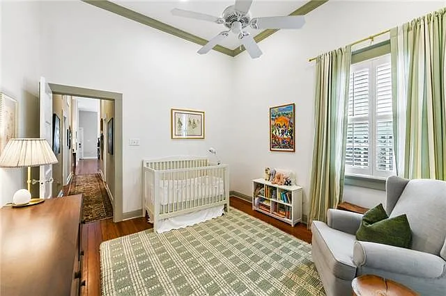818 Constantinople St — Photo 17