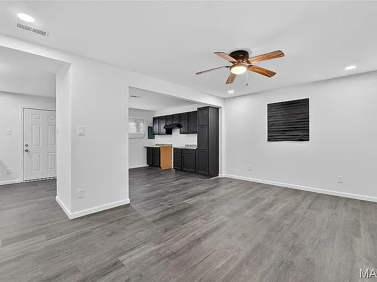 2412 Mousette Ln — Photo 13