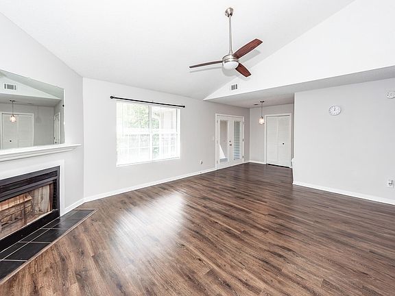4th image of 7955 Timbercreek Ln #1807