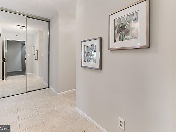 4th image of 900 Stafford St #1505