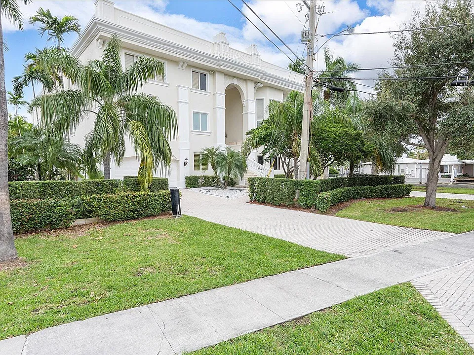 414 Riviera Isle Dr