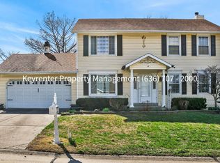 971 Whispering Ridge Ln, Saint Peters, MO 63376