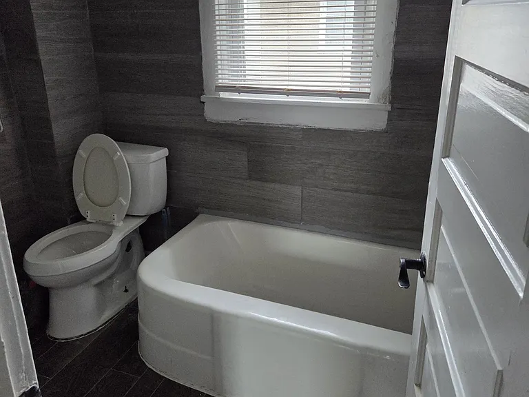 2501 Hubbard St — Photo 18