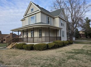 722 Highland Ave, Dixon, IL 61021