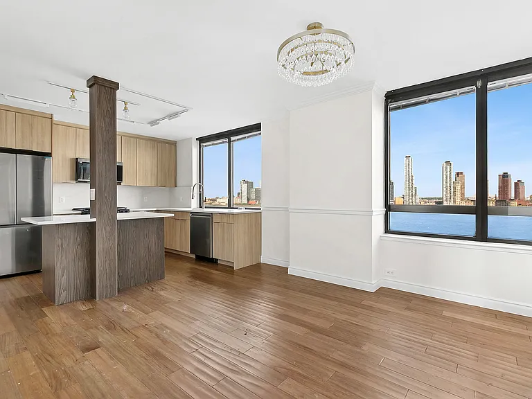 630 1st Ave #14D — Photo 3