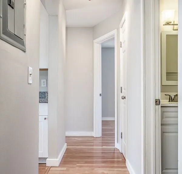 744 Polk St NE #7 — Photo 16