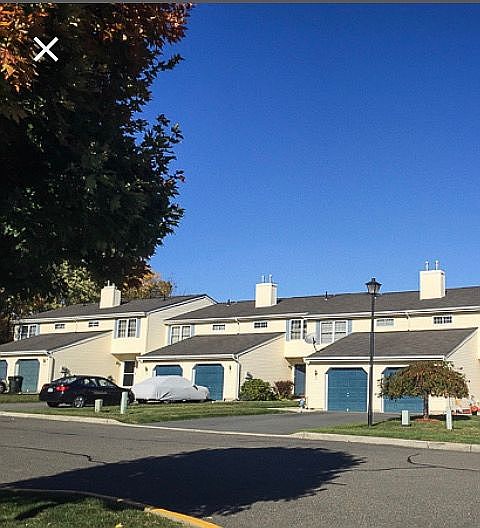 1st image of 18 Pond Hill Ln