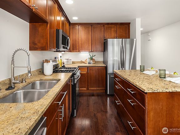 5th image of 5955 Delridge Way SW