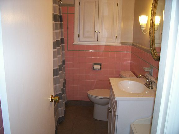upper bath/renovated since pic