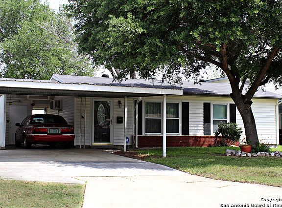 2nd image of 311 Langford Pl