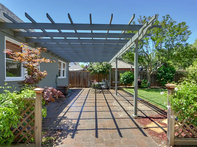 450 Coloma Way — Photo 33