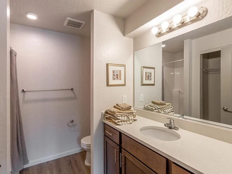 4x4 Bathroom