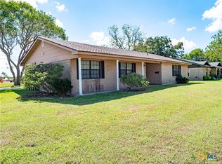 1704 Jackson St, Port Lavaca, TX 77979