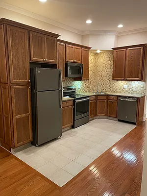 Rented by Voro, LLC | media 22