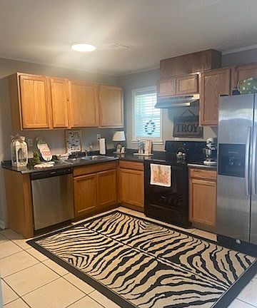4th image of 113 Elizabeth Ct