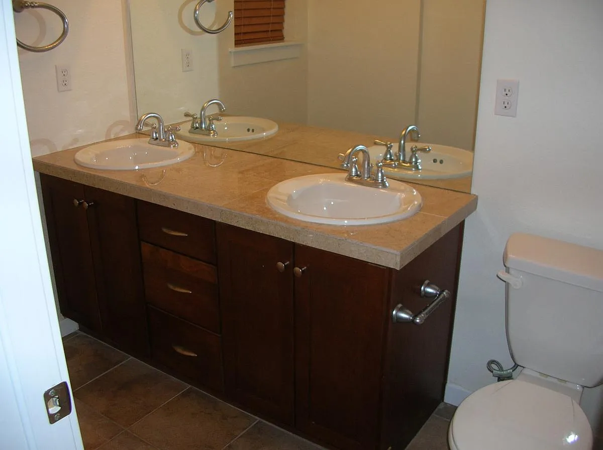 2 bed, 1058 sqft, $2,350 — Photo 2