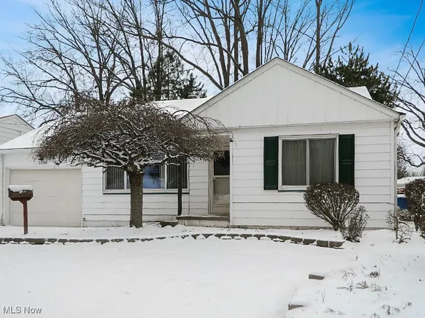 33158 Willowick Dr, Eastlake, OH 44095