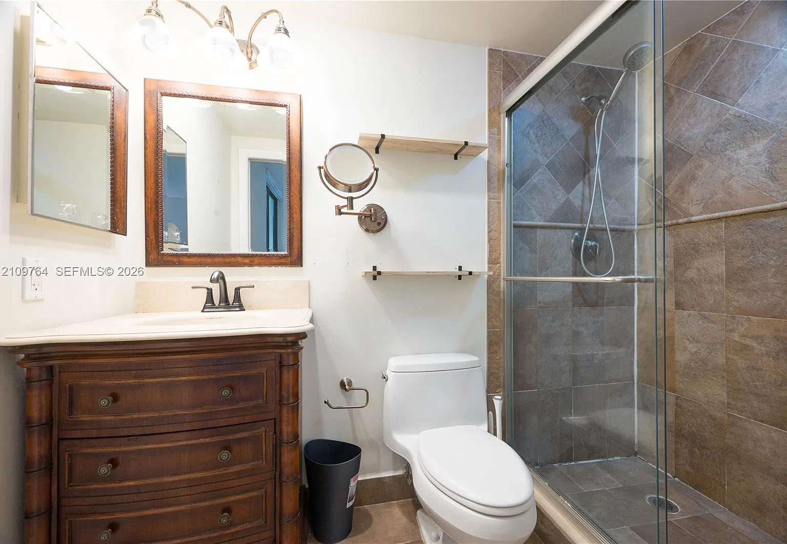 8065 SW 107th Ave — Photo 3
