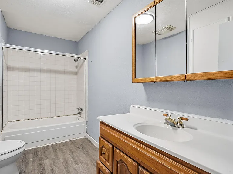1412 Chase Ave — Photo 15
