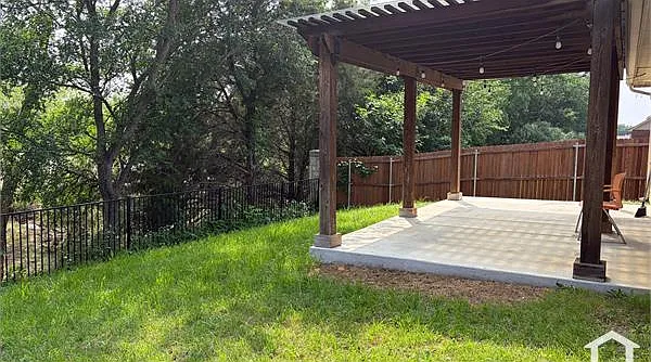 9004 Holliday Ln — Photo 8