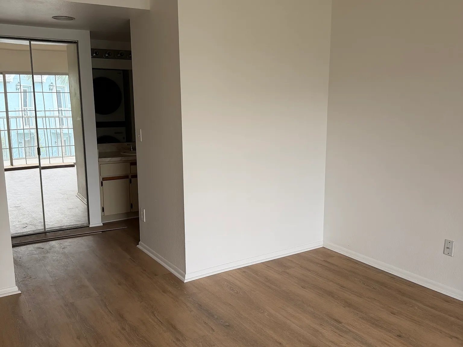 2 bed, 825 sqft, $1,850 — Photo 3