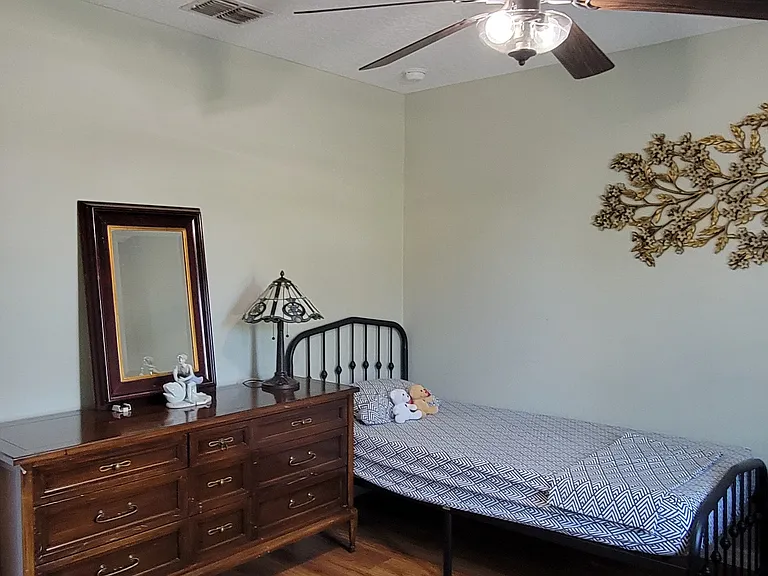 654 Madrid Dr — Photo 16