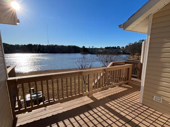 492 Lands End Rd, Fayetteville, NC 28314