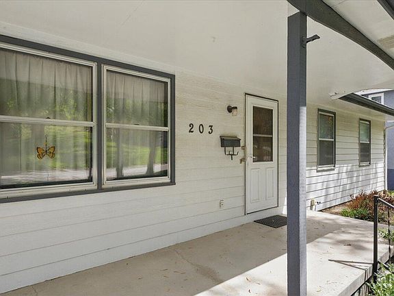4th image of 203 N Hazel St