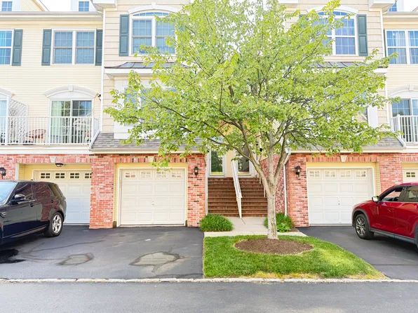 7 Elco Ct, Bayonne, NJ 07002