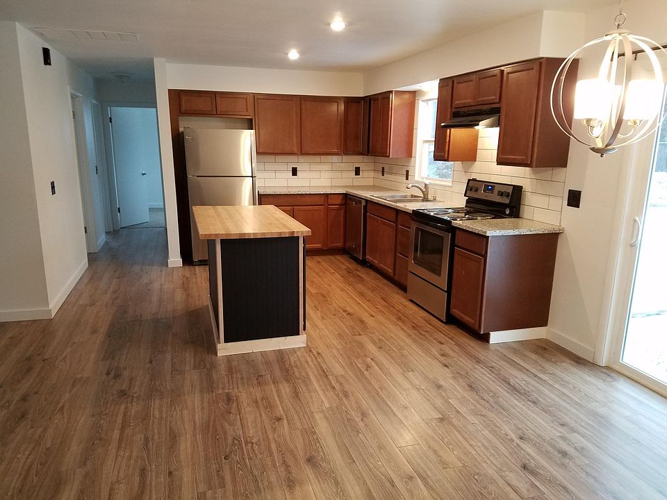 2nd image of 5791 SE Waymire St