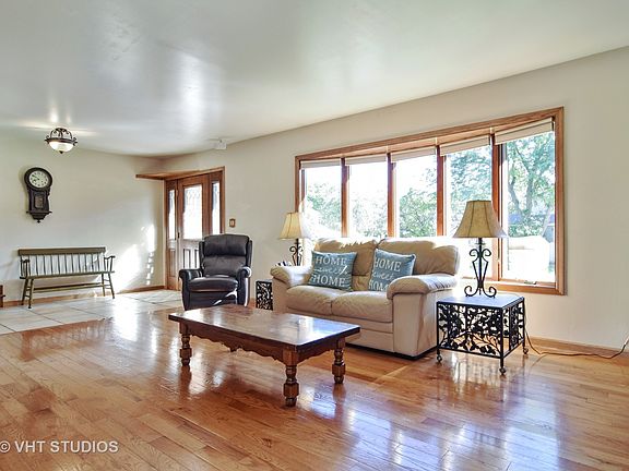 3rd image of 1166 Morning Glory Ln