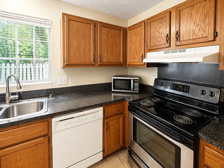 9456 Lexington Cir #1-D — Photo 5