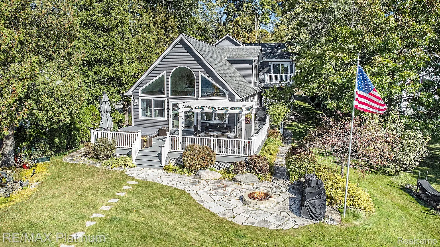 604 Black Oaks Trl photo 1