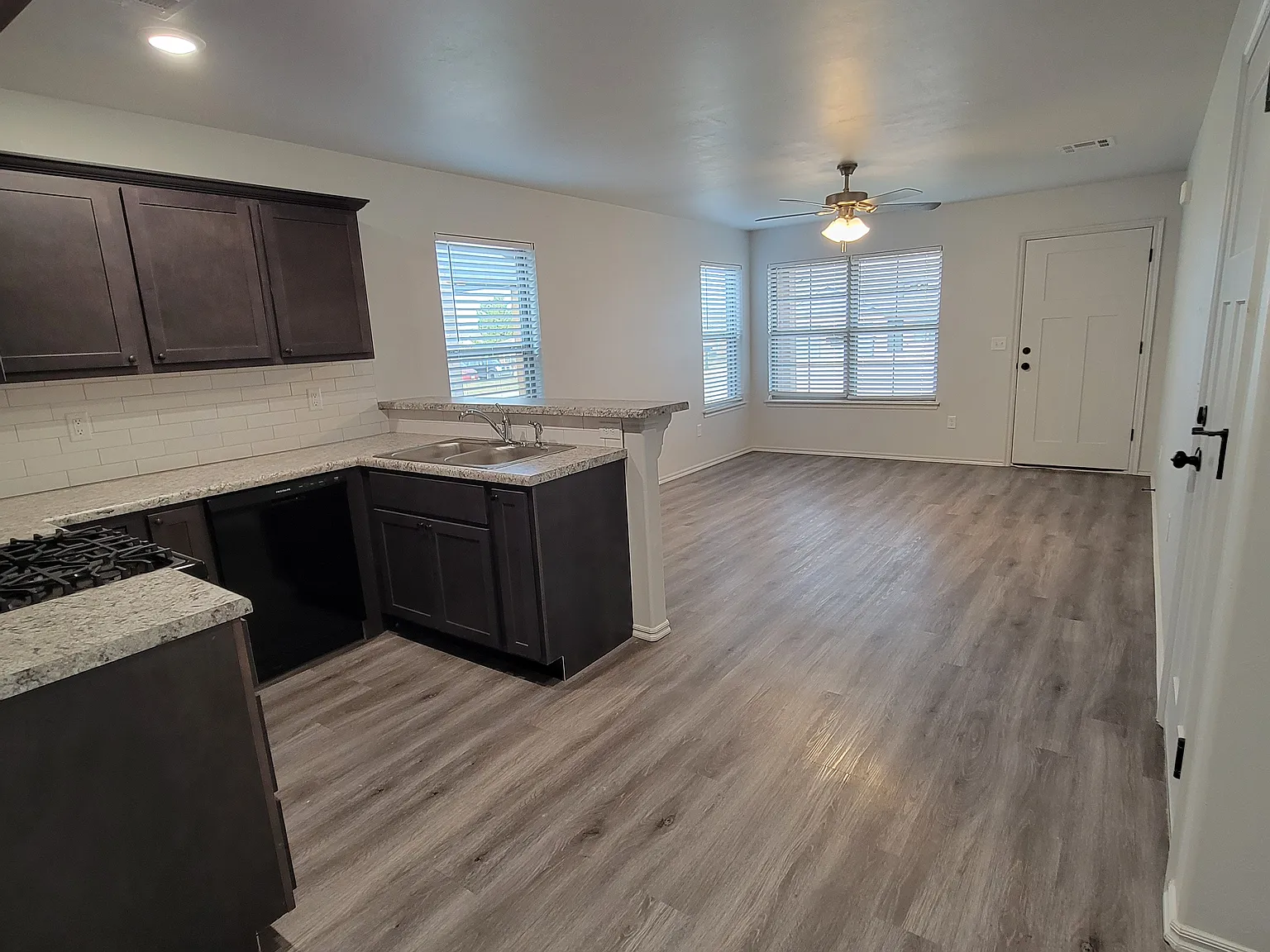 Valley View — Photo 3