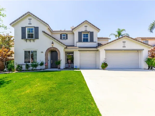 2605 W Summerset Dr, Rialto, CA 92377