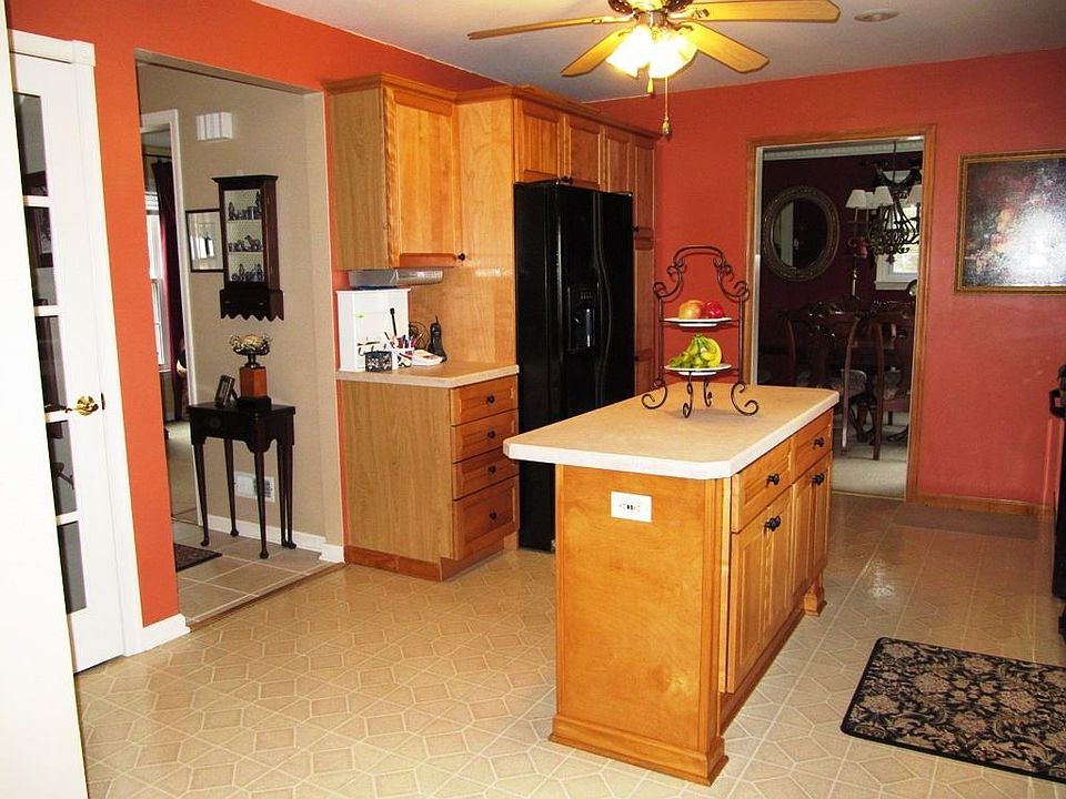 328 Briarwood Dr, Elverson, PA 19520 Zillow