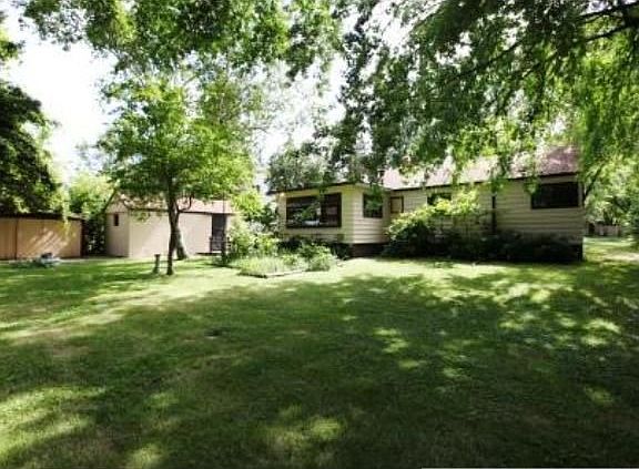 3rd image of 3211 Park Dr