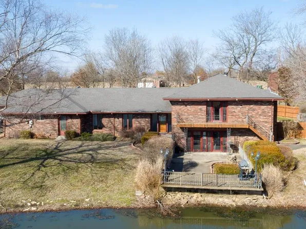 613 Willowbrook Rd, Parsons, KS 67357