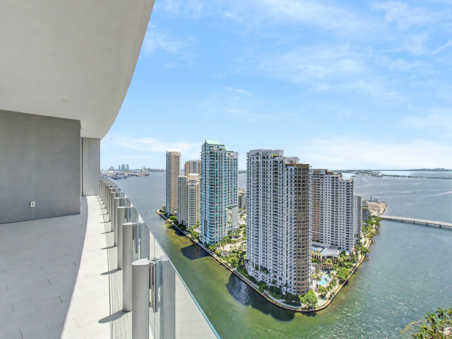 1 bed, 2.5 bath, 1317 sqft, $13,500 — Photo 2