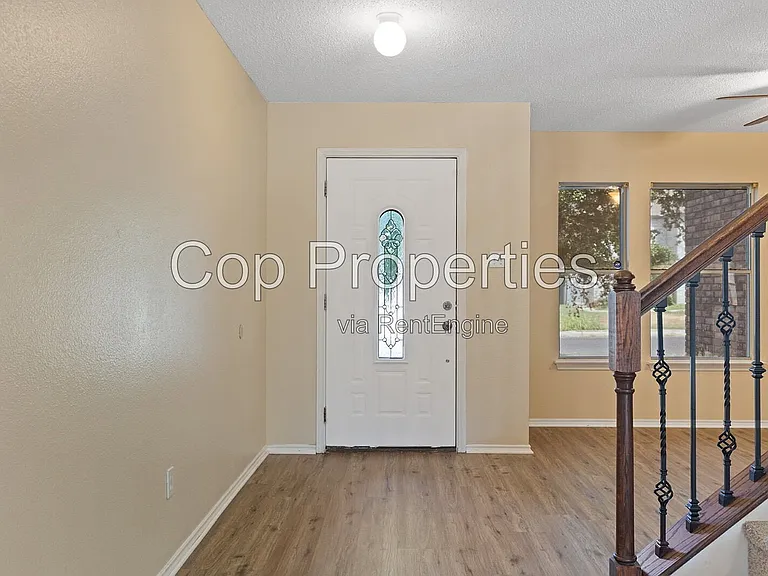 8118 Stagwood Hl — Photo 13