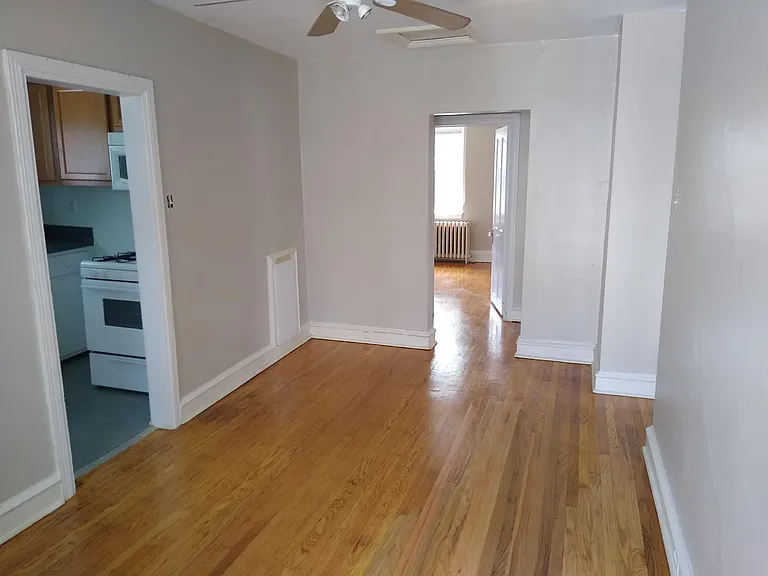 449 S Orange St #3 — Photo 4
