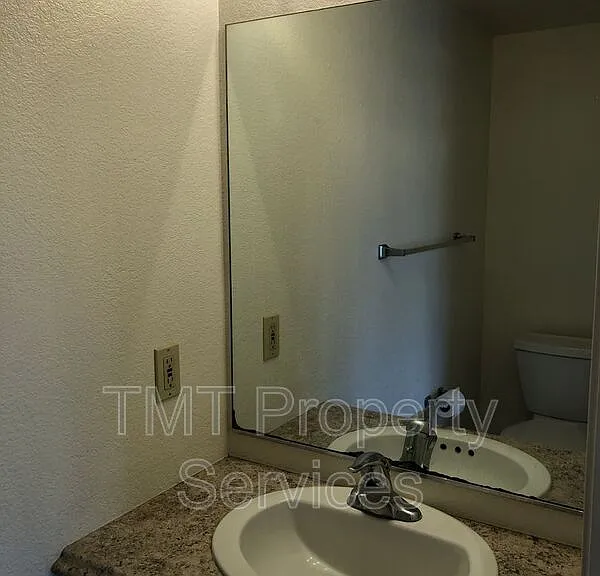 172 W Price St #2 — Photo 12