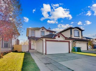 35 N Taralea Pl NE, Calgary, AB T3J 4W6