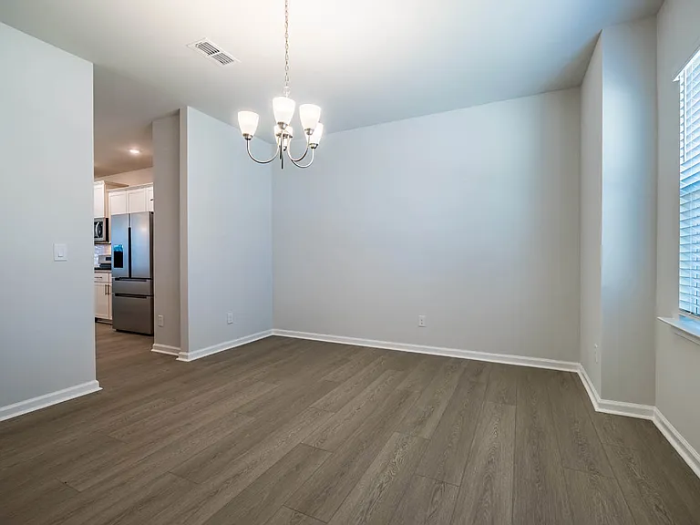 1400 Hollyview Ave — Photo 23