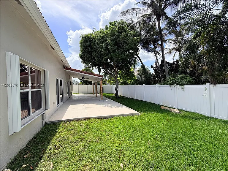 13040 SW 20th St — Photo 15