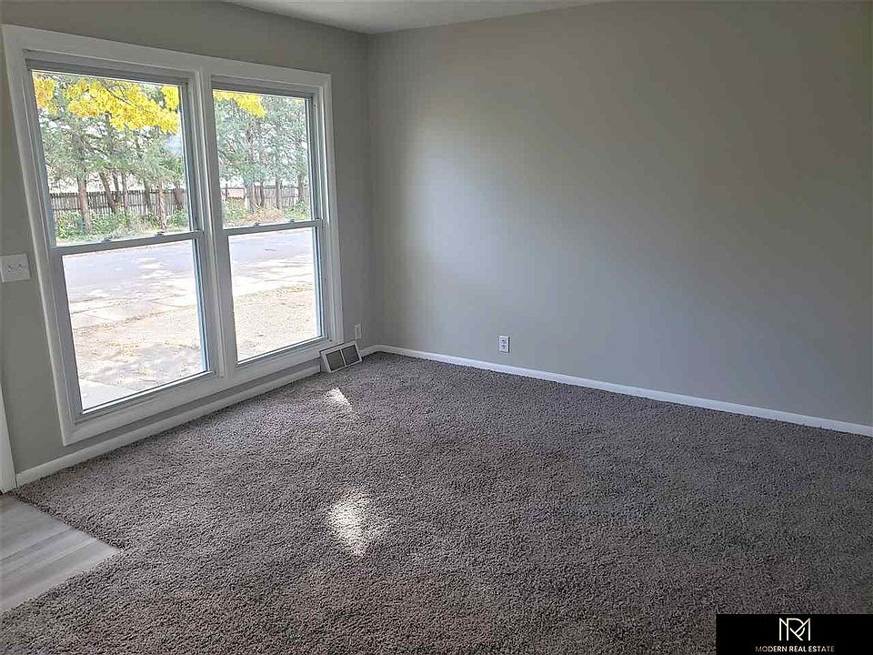 2nd image of 240 W Saunders Ave