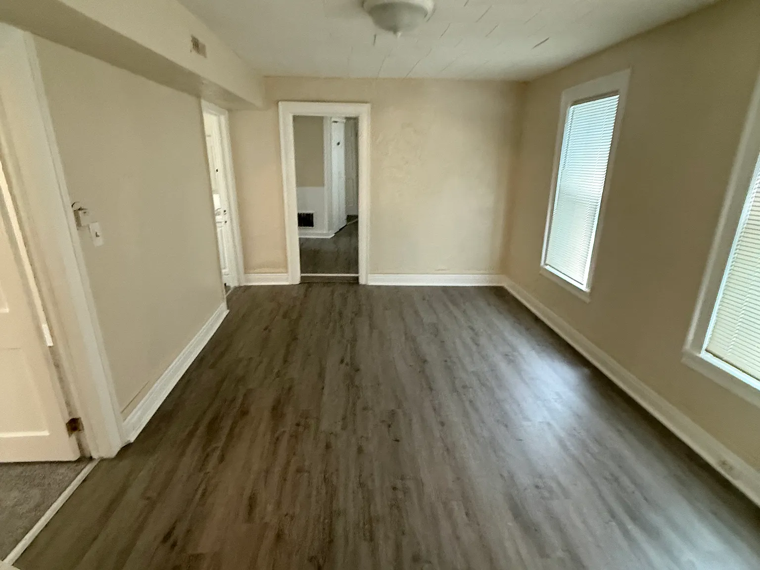 3 bed, 1156 sqft, $1,200 — Photo 3