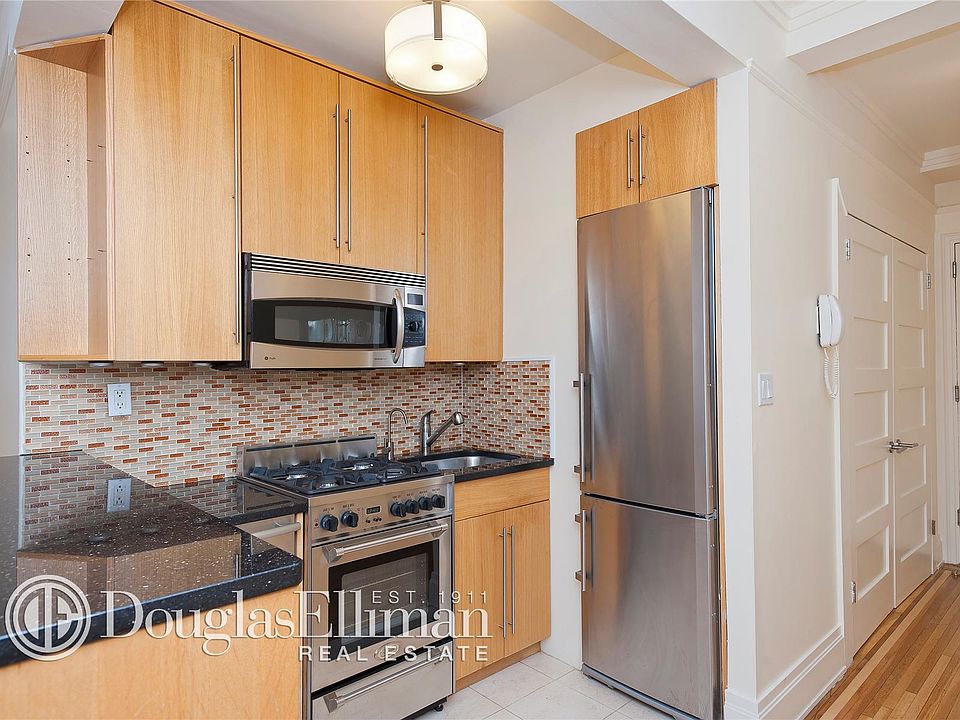 1st image of 27 W 72nd St #1516