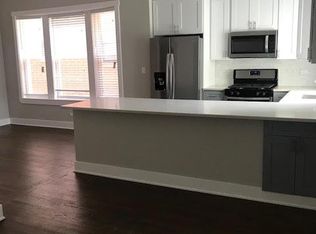 1225 W Foster Ave #2E, Chicago, IL 60640